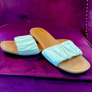 Gently Loved Woman’s Leather Sandal